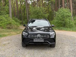 Grau Gebraucht 2021 Mercedes GLC300 AMG line SUV | 33.900 €