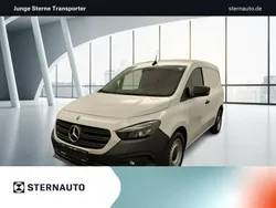 Weiß Gebraucht 2023 Mercedes Citan 112 Van / Kleinbus | 24.750 € (Fairer Preis)