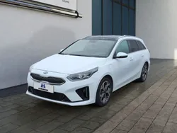 Weiß Gebraucht 2021 Kia Ceed Sportswagon Platinum Edition Kombi | 20.950 € (Fairer Preis)
