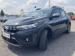 Kometengrau metallic Gebraucht 2023 Dacia Sandero Expression Kleinwagen | 17.888 € (Fairer Preis)