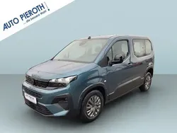 Grau Gebraucht 2024 Peugeot 5008 Allure Van / Kleinbus | 35.990 € (Fairer Preis)