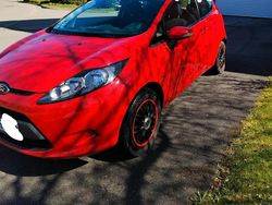 Rot Gebraucht 2010 Ford Fiesta Kleinwagen | 2.990 €