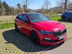 Rot Gebraucht 2021 Skoda Scala Kleinwagen | 24.800 € (Etwas zu teuer)