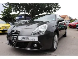 Grau Gebraucht 2015 Alfa Romeo Giulietta Turismo Kleinwagen | 9.990 € (Fairer Preis)