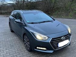Grau Gebraucht 2016 Hyundai i40 Kombi | 7.900 € (Fairer Preis)