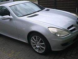 Silber Gebraucht 2004 Mercedes SLK200 Cabrio | 7.000 €