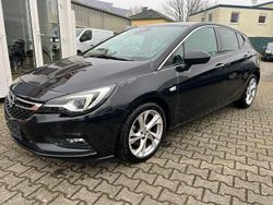 Schwarz Gebraucht 2016 Opel Astra Innovation Limousine | 7.000 € (Fairer Preis)