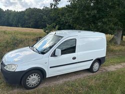 Weiß Gebraucht 2011 Opel Combo Van / Kleinbus | 3.000 € (Fairer Preis)
