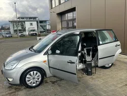 Silber Gebraucht 2004 Ford Fiesta Kleinwagen | 5.970 €