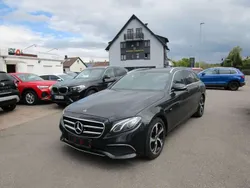 Obsidianschwarz metalliclack Gebraucht 2020 Mercedes E200 Avantgarde Kombi | 28.500 € (Superpreis)