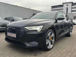 Schwarz Gebraucht 2022 Audi e-tron Black Edition SUV | 39.950 € (Fairer Preis)