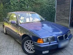 Blau Gebraucht 1997 BMW 316 Limousine | 1.900 €