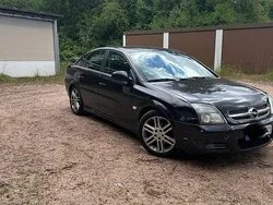 Schwarz Gebraucht 2004 Opel Vectra Limousine | 750 € (Guter Preis)