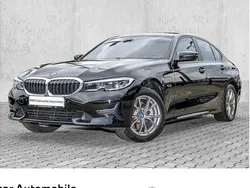 Schwarz Gebraucht 2022 BMW 320e Sport Line Limousine | 26.490 € (Fairer Preis)