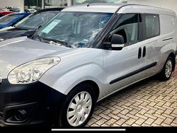 Silber Gebraucht 2016 Opel Combo Van / Kleinbus | 7.590 €