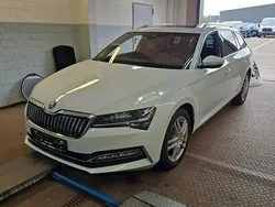 Weiß Gebraucht 2021 Skoda Superb Limousine | 22.900 € (Fairer Preis)