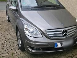 Grau Gebraucht 2006 Mercedes B200 Van / Kleinbus | 4.999 € (Fairer Preis)