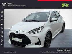 Schneeweiß (weiß) Gebraucht 2023 Toyota Yaris Hybrid Team Kleinwagen | 20.480 € (Fairer Preis)