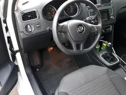 Weiß Gebraucht 2016 VW Polo Trendline Kleinwagen | 6.000 € (Guter Preis)