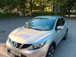 Grau Gebraucht 2017 Nissan Qashqai SUV | 14.300 € (Fairer Preis)