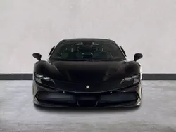 Schwarz Gebraucht 2022 Ferrari SF90 | 399.900 €