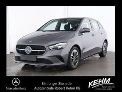Mountain grau (metallic) Gebraucht 2024 Mercedes B200 Van / Kleinbus | 31.790 € (Guter Preis)