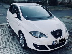Weiß Gebraucht 2014 Seat Altea Van / Kleinbus | 5.699 € (Fairer Preis)