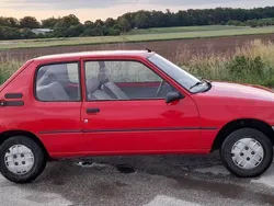 Rot Gebraucht 1992 Peugeot 205 Kleinwagen | 1.800 €