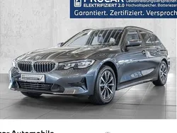 Grau Gebraucht 2022 BMW 320e Sport Line Kombi | 26.995 € (Superpreis)