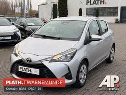 Silber Gebraucht 2018 Toyota Yaris Comfort Limousine | 11.290 € (Fairer Preis)