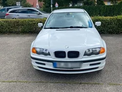 Weiß Gebraucht 1999 BMW 318 Limousine | 2.200 € (Fairer Preis)