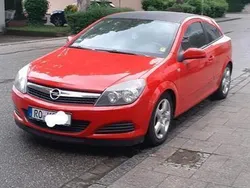 Rot Gebraucht 2007 Opel Astra GTC Limousine | 1.100 €