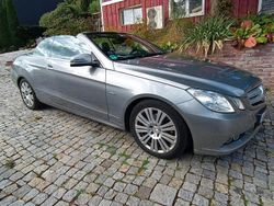 Silber Gebraucht 2010 Mercedes 220 Cabrio | 11.500 €