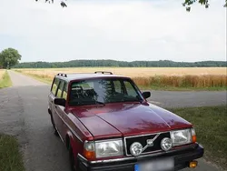 Rot Gebraucht 1989 Volvo 240 Kombi | 1.750 €