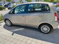 Grau Gebraucht 2008 Lancia Musa Van / Kleinbus | 4.500 € (Fairer Preis)