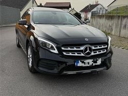 Schwarz Gebraucht 2018 Mercedes GLA250 AMG line SUV | 24.800 € (Etwas zu teuer)
