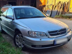 Silber Gebraucht 2000 Opel Omega Executive Kombi | 4.500 €