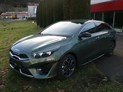Experience green metallic Neu 2024 Kia ProCeed GT-Line Kleinwagen | 31.990 €