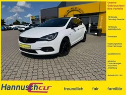 Weiß (schneeweiss/summitwhite/arctic) Gebraucht 2020 Opel Astra Ultimate Limousine | 17.500 € (Fairer Preis)