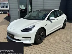 Weiß Gebraucht 2021 Tesla Model 3 Long Range Limousine | 32.700 €