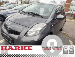 Grau Gebraucht 2011 Toyota Yaris Cool Limousine | 2.490 € (Superpreis)