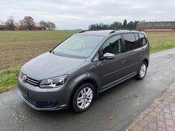Grau Gebraucht 2015 VW Touran Van / Kleinbus | 7.450 €