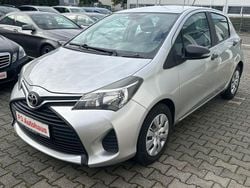 Silber Gebraucht 2014 Toyota Yaris Basis Limousine | 5.990 € (Fairer Preis)