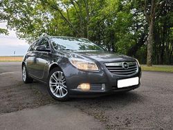 Grau Gebraucht 2011 Opel Insignia Kombi | 2.390 € (Guter Preis)