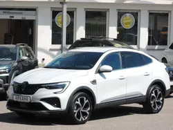 Perlmutt weiß Gebraucht 2024 Renault Arkana Techno SUV | 25.980 € (Fairer Preis)