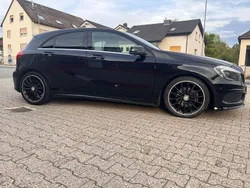 Schwarz Gebraucht 2014 Mercedes A200 AMG line Limousine | 11.900 € (Fairer Preis)
