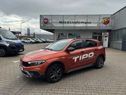 Orange Gebraucht 2021 Fiat Tipo Cross Limousine | 14.300 € (Etwas zu teuer)