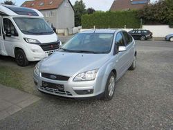 Silber Gebraucht 2007 Ford Focus Style Kleinwagen | 4.400 € (Etwas zu teuer)