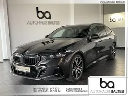Sophistograu met. Gebraucht 2024 BMW 540 M Sport Kombi | 66.850 €