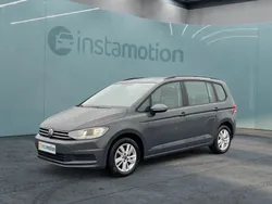 Grau Gebraucht 2022 VW Touran Comfortline Van / Kleinbus | 25.394 € (Guter Preis)